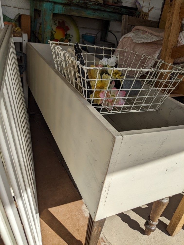 Misc Rustic, Industrial And Antique Items