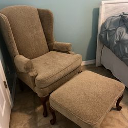 Reading chair with ottoman