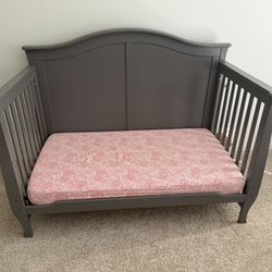 Toddler Bed/ Crib With Sheets 