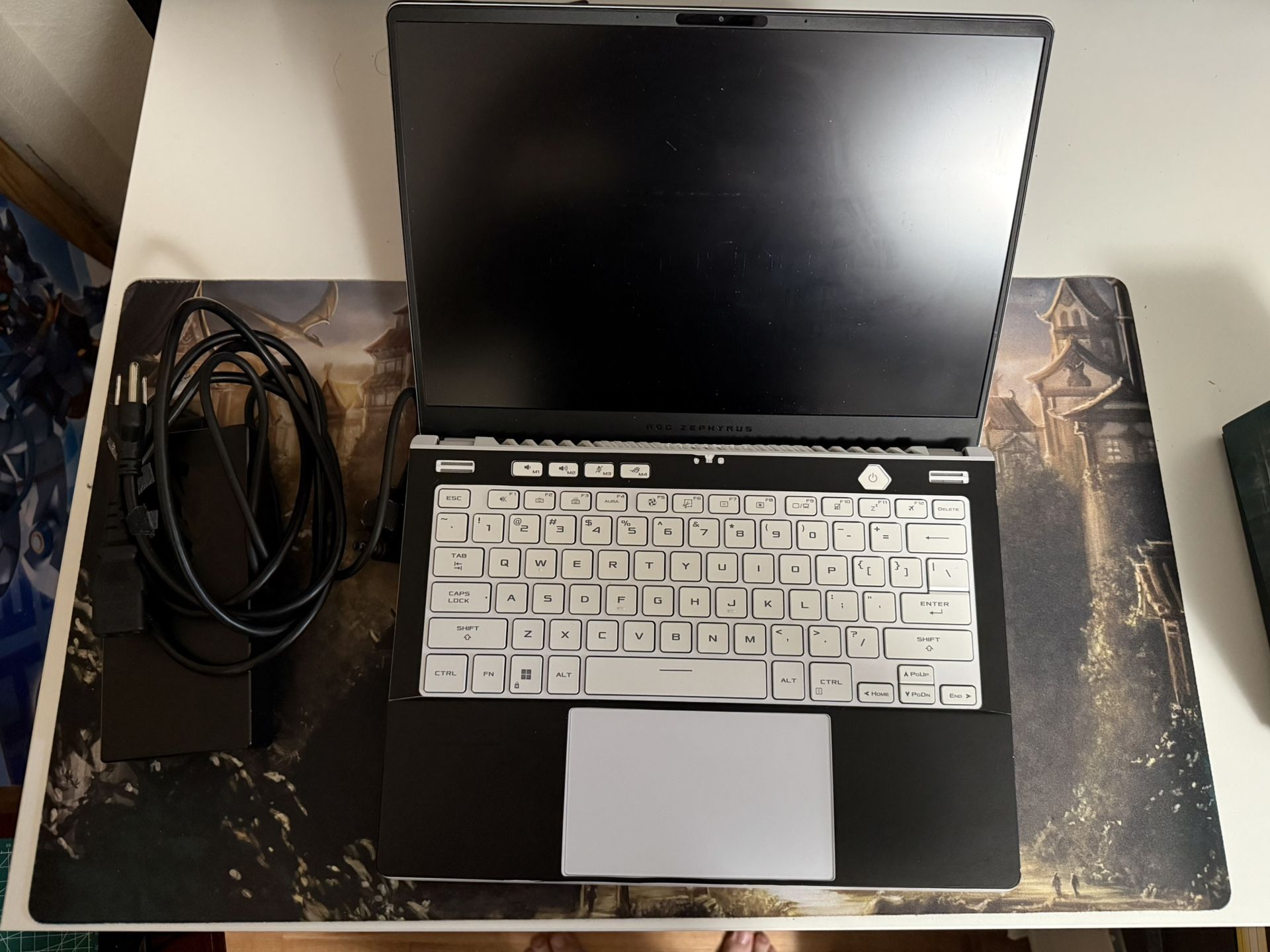 ASUS ROG Zephyrus G14 2022 AMD Ryzen 9 16gb DDR5 AMD Radeon RX 6800s 1TB Storage