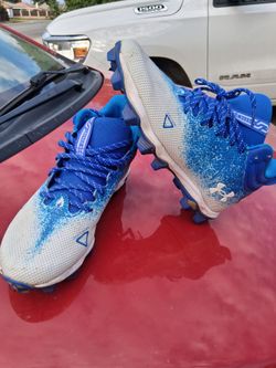 Boys Under aArmour cleats