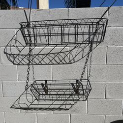 Metal Plant/Flower Outdoor Hanger (PICK UP ONLY FONTANA)