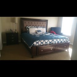 King Bed With Drawers