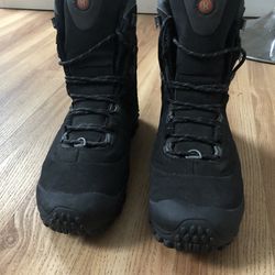 SIZE 8  Insulated Non Slip Snow Boots