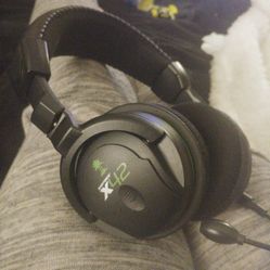 EARForce X42 Gaming Head Phones With Mic