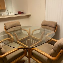 Glass Table And CHAIRS FOR SALE $100