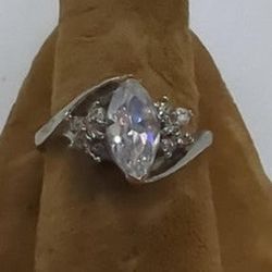 Crystal/Glass Fashion Ring Sz 9 Costume Jewelry Statement