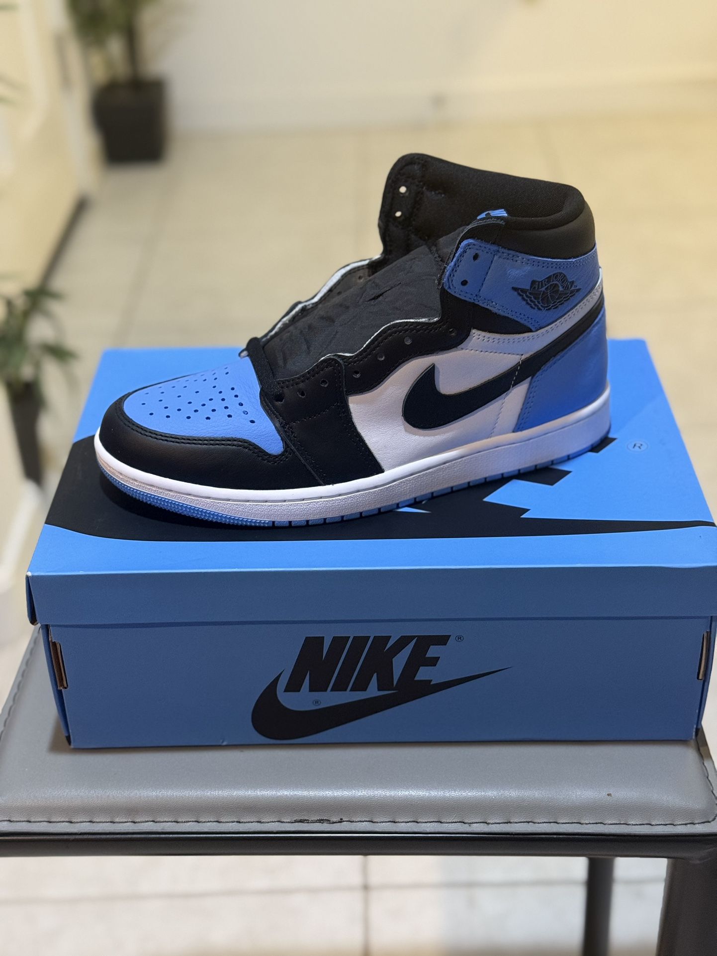 Nike Air Jordan 1 Retro High OG UNC Toe Men’s 9.5