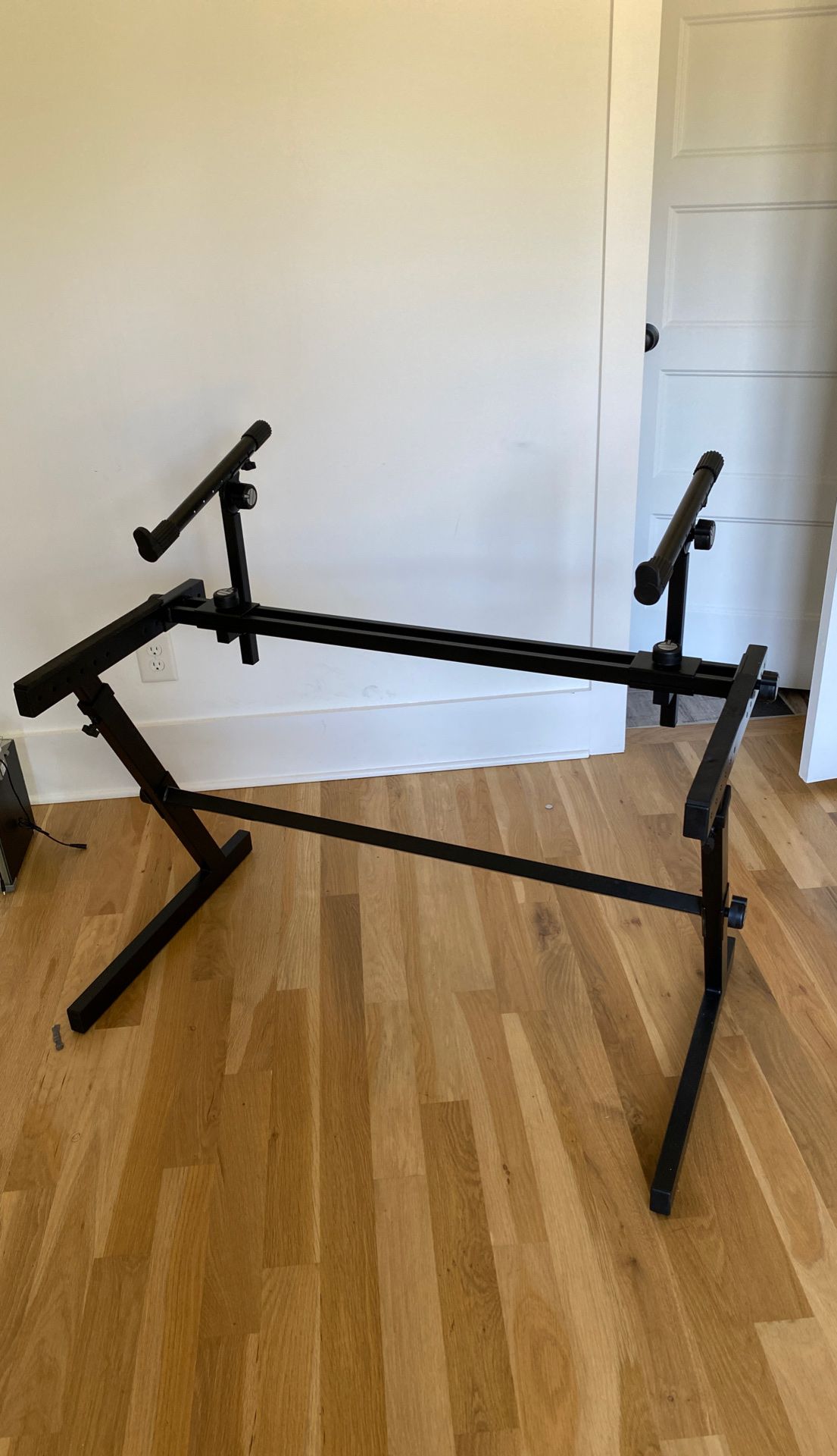 Double keyboard stand