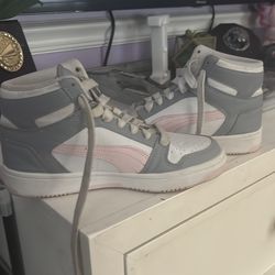 puma white,pink,grey size 5