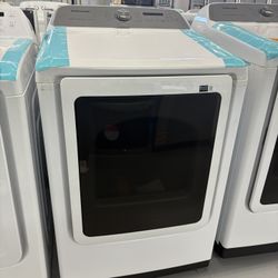 Samsung 7.4 cu. ft. Vented Gas Dryer in White with Steam Sanitize+