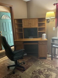 Corner Office desk 50” across 62” high with swivel chair. Great condition