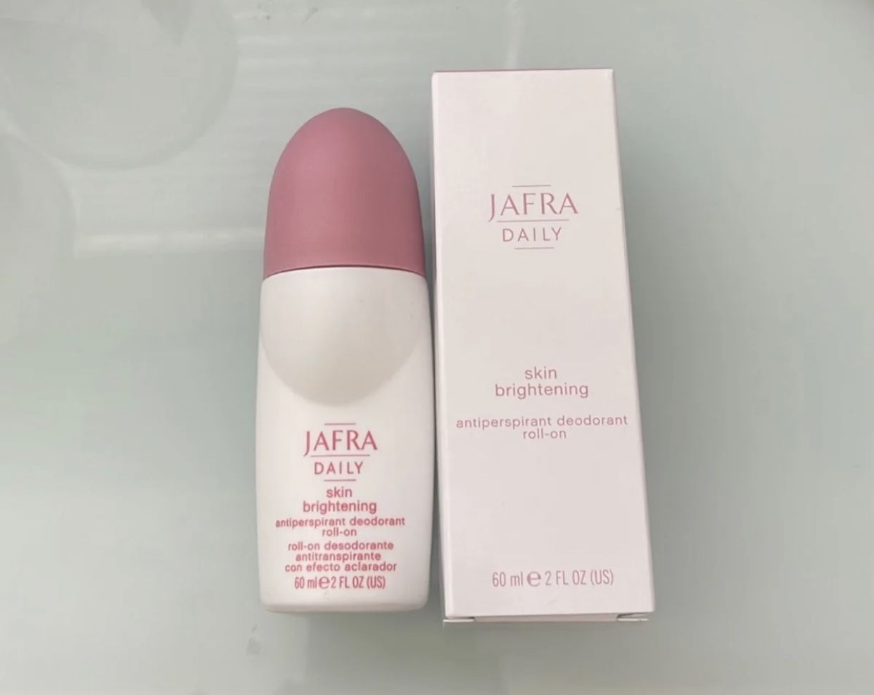 DAILY SKIN BRIGHTENING DEODORANT ROLL-ON