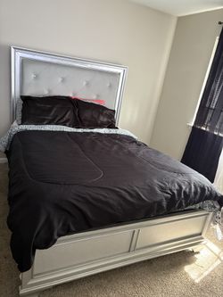 Bed Full Set As Seen In Pictures