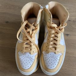 Air Jordan 1 Elevate High - Size 7 US
