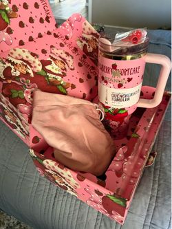 Stanley Strawberry Shortcake Tumbler 40oz