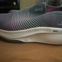 Skechers Slip Ons Size 8