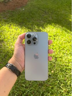 iPhone 15 pro max 256GB UNLOCKED