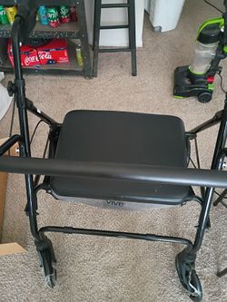 Xxl walker only used a few times.. XL