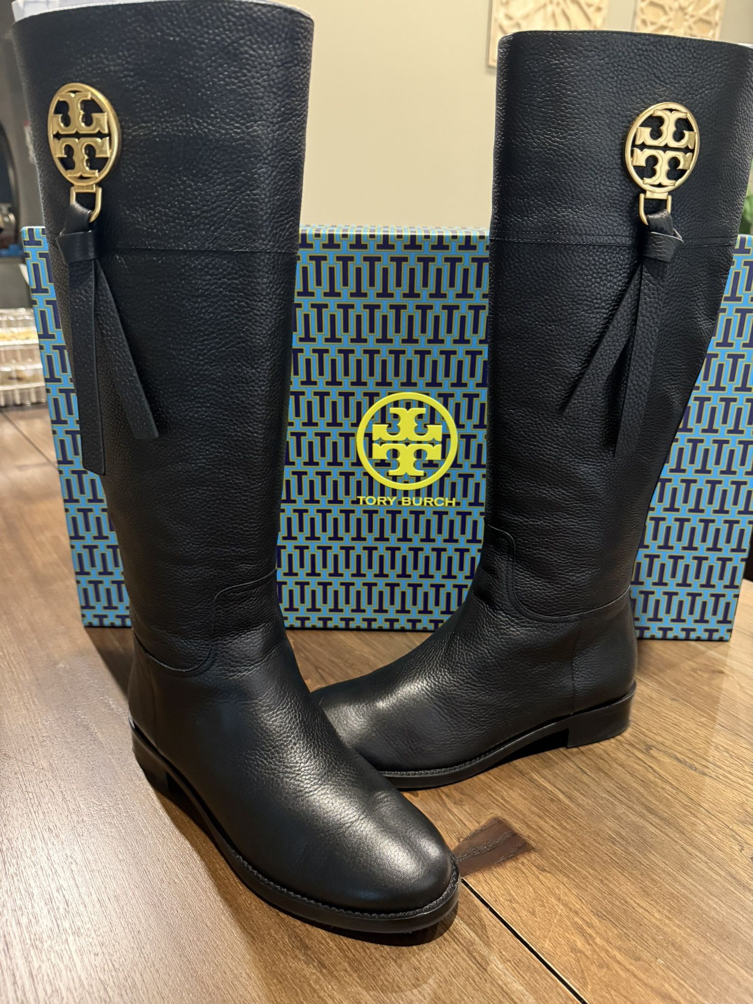 Tory Burch Chelsea Leather Boots Size 9.5