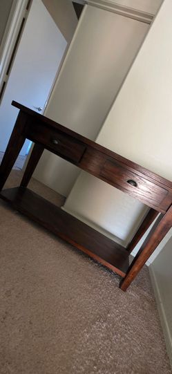 Table good price good condition