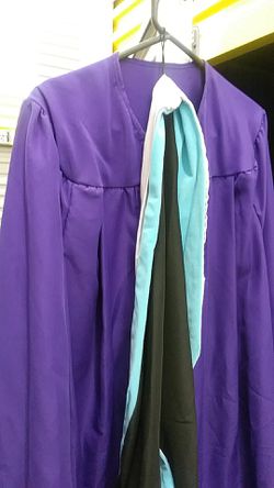 Cap & gown in mint condition