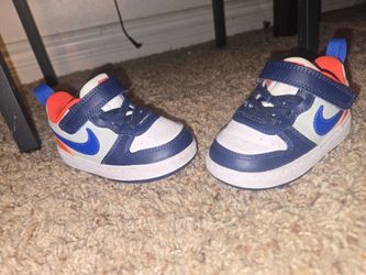 Nike baby shoes size 5