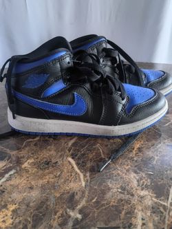Gym shoes