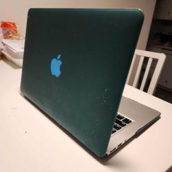 MacBook air 13-inch early 2014 Intel Core i5 1.4 GHz 4GB RAM  121GB flash storage  macOS Catalina version 10.15.7. Nothing wrong ** no trades ** 