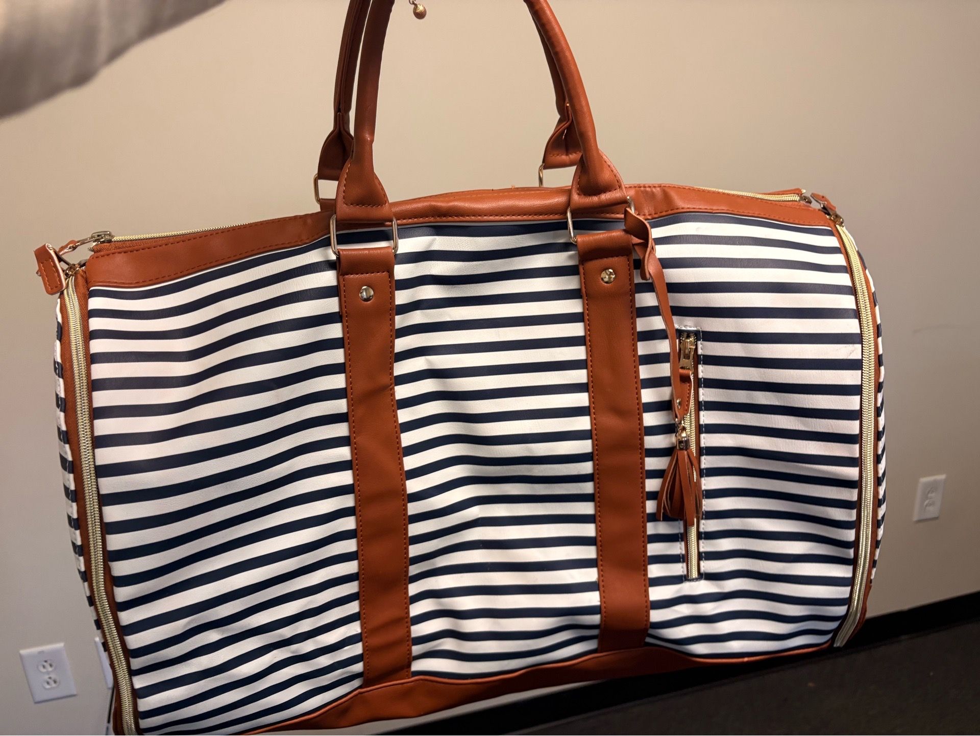 Multifunctional duffel bag