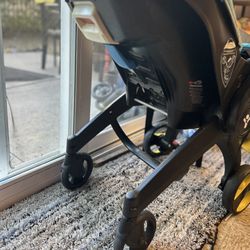 Car Seat/ Stroller Like New 