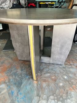 4 person dining table at a reduced price