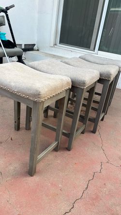 Bar stools free