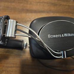 Bowers and Wilkins P7 - Wired