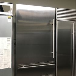 Viking 36” Wide 7 Series Built In Bottom Freezer Stainless Steel Refrigerator 