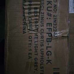 Zinus Curtis Upholstered Platform Bed