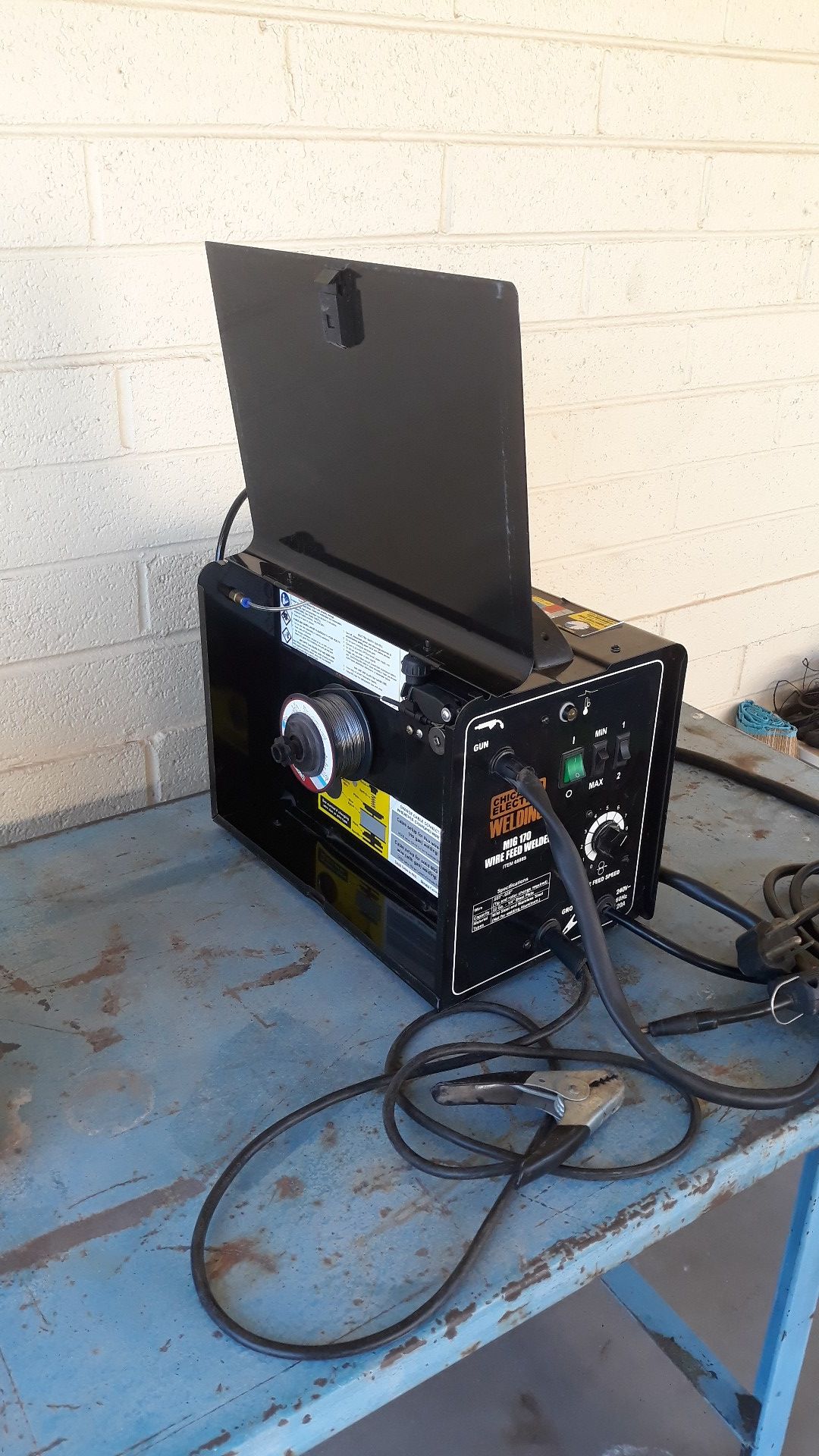 Chicago electric mig 170 wire feed welder for Sale in Tempe, AZ OfferUp