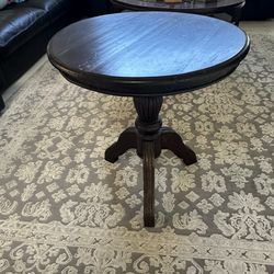 Quality small or side table  24inch radius