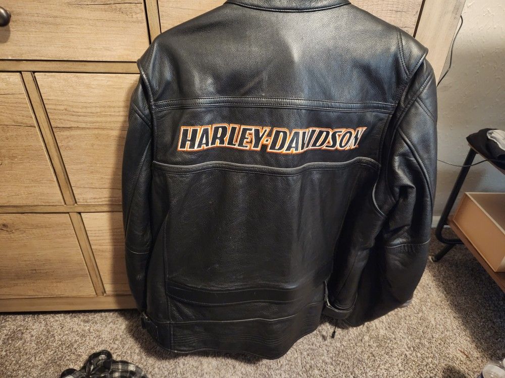 Harley Davidson Leather Riding Jacket w/Harley Davidson Duffel Bag w/multiple Carry Straps