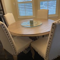 Z Gallery Round Dining Table With 5 Chairs