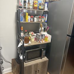 -Tier Kitchen Bakers Rack with Storage Cabinet and Hutch, Microwave Oven Stand Coffee Bar Pantry Cabinet