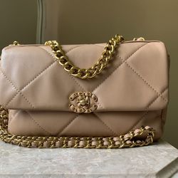 Channel Purse 