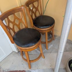 Two Vintage Stool Chair In Good Condition Lower The Clock On The Ladder Is Good