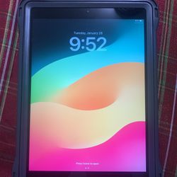New Year Deal! Apple iPad 7th Generation 10.2” 32GB Unlocked Like New!