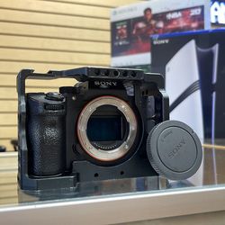 Sony a7iii with cage used