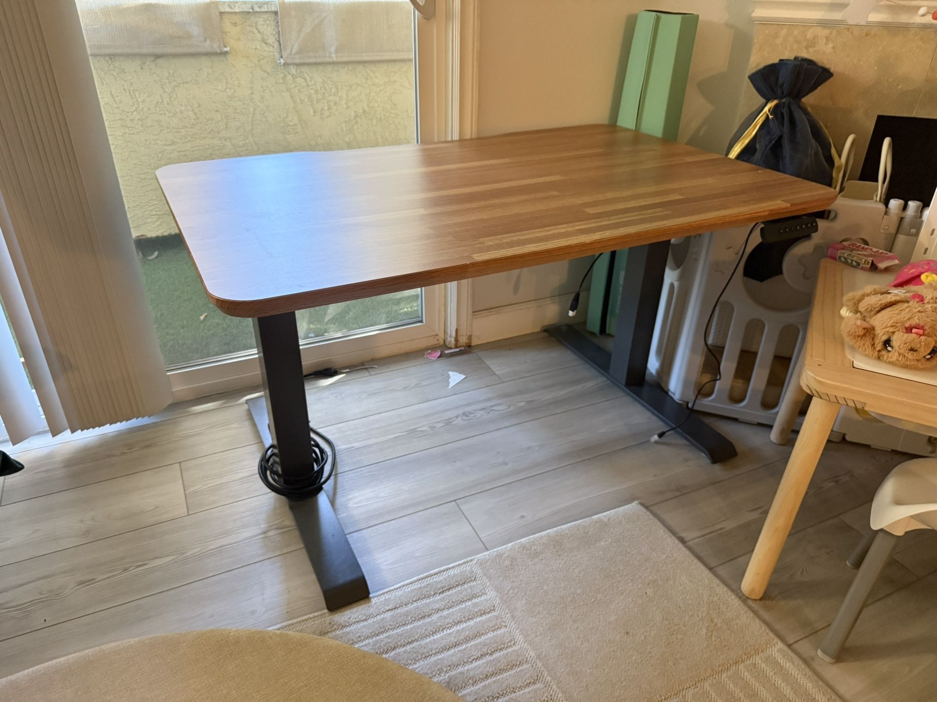 Varidesk 2021 : Electric Standing Desk 47.5 x 30