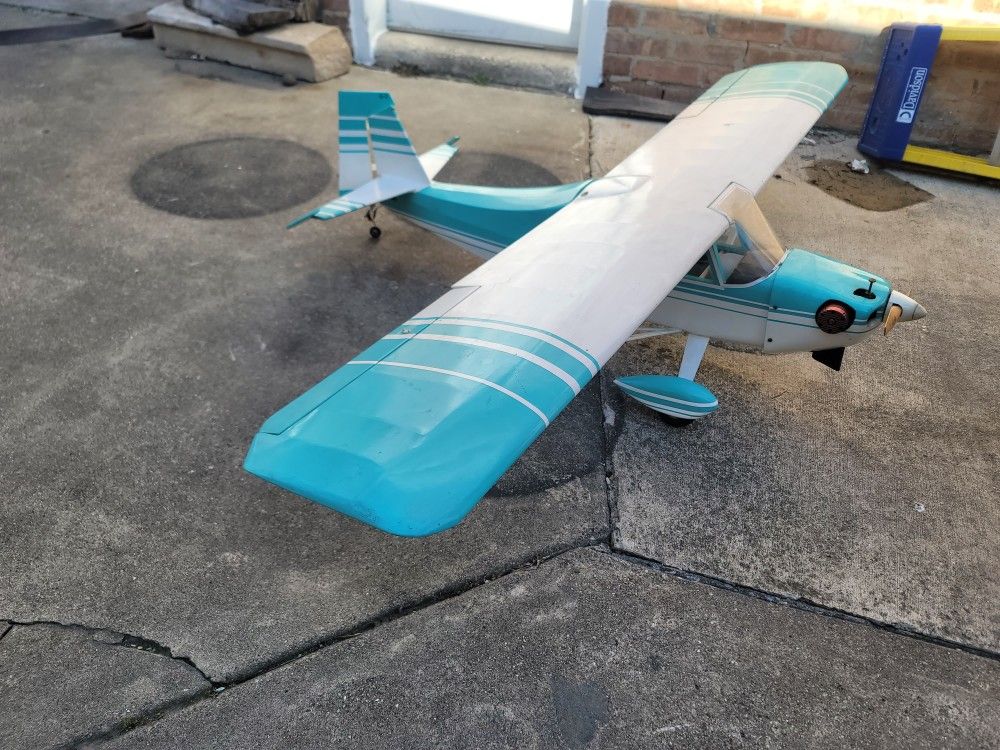 5ft By 4ft Rc Airplane for Sale in Chicago, IL OfferUp
