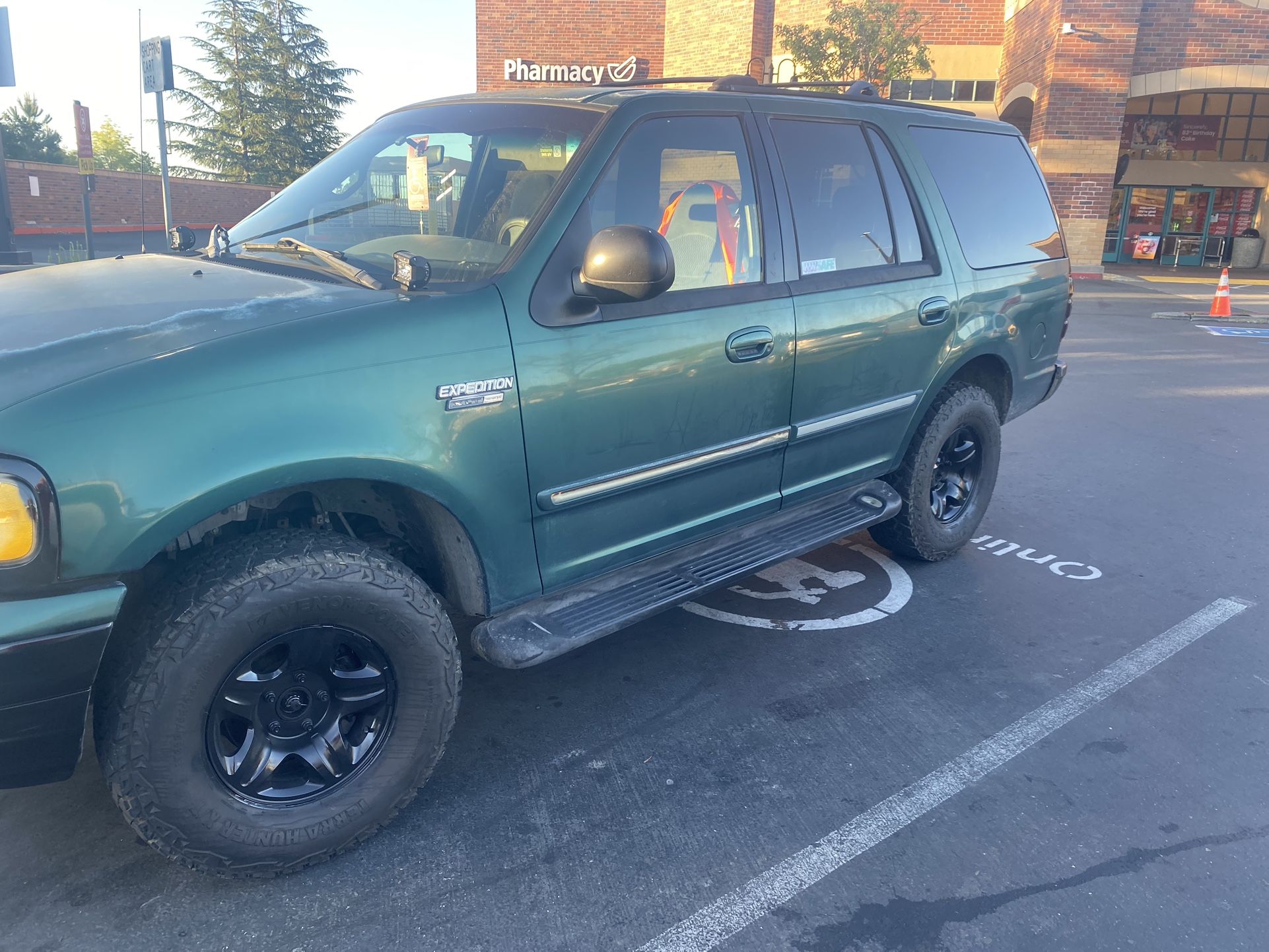 1999 Ford Expedición.  Running Good Smog Check Ready