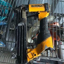 Stucco Staple Gun 16 Gauge Dewalt 