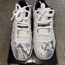Retro Jordan 11 Low 'Light Bone Snakeskin’